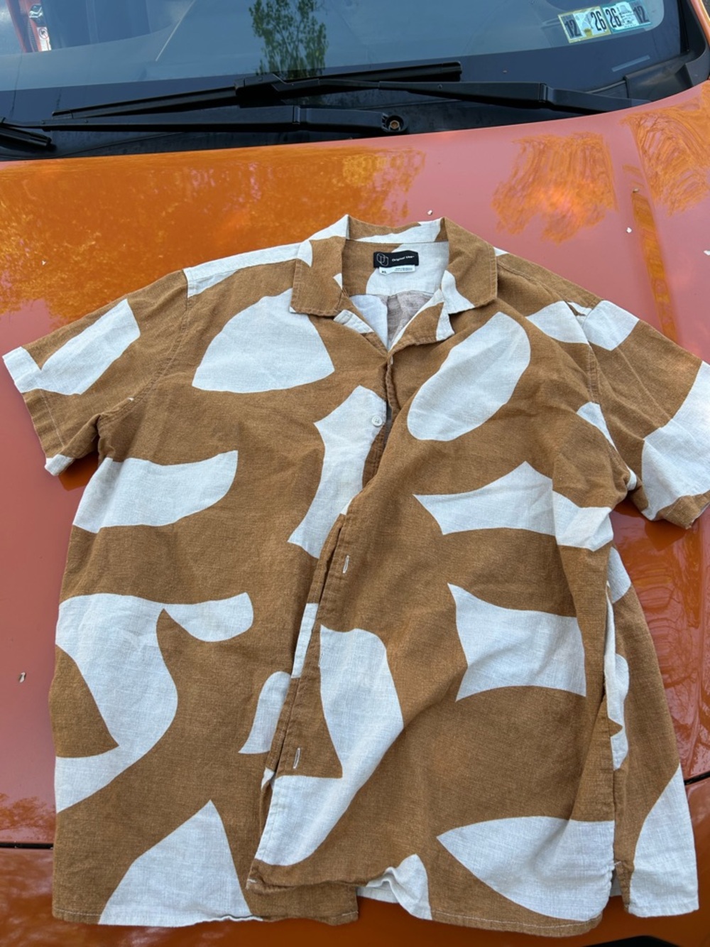 Original Use Brown and White Abstract Pattern Short-Sleeve Button-Down Shirt